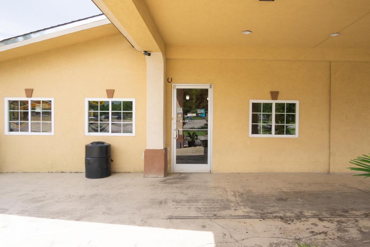 Woodridge Inn And Suites Miami Bagian luar foto